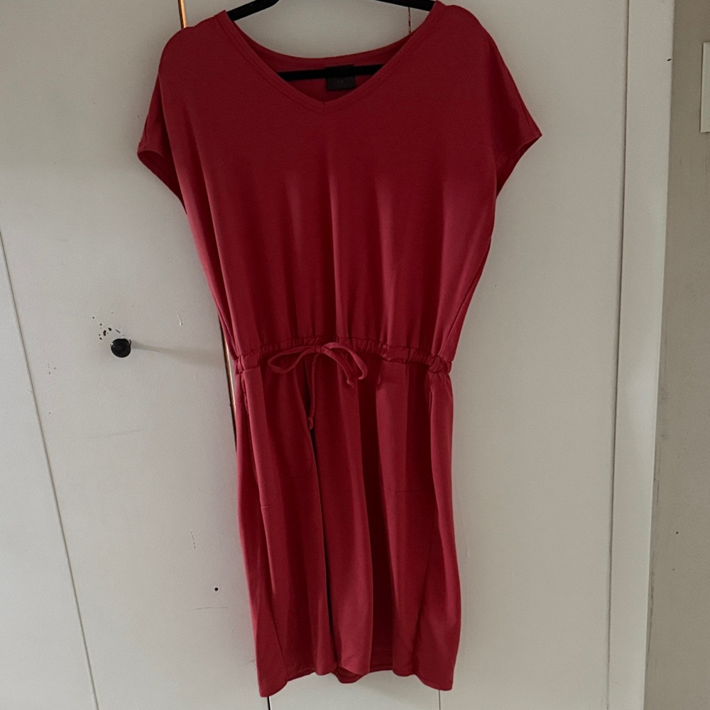 Chic Red Midi Dress with Drawstring Waist